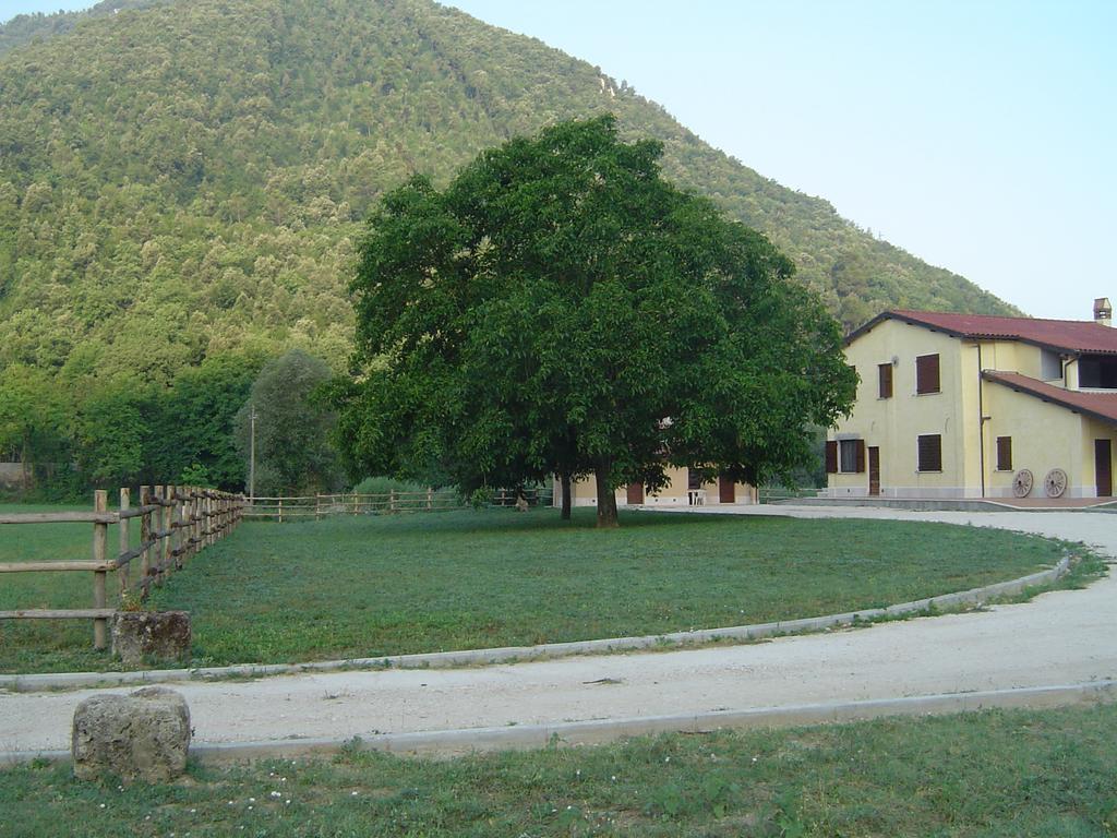 L' Antico Casale Villa Le Marmore Ngoại thất bức ảnh