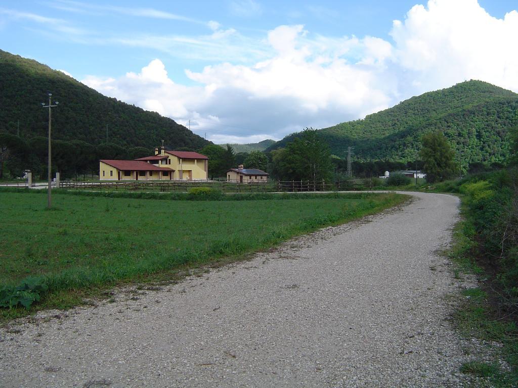 L' Antico Casale Villa Le Marmore Ngoại thất bức ảnh